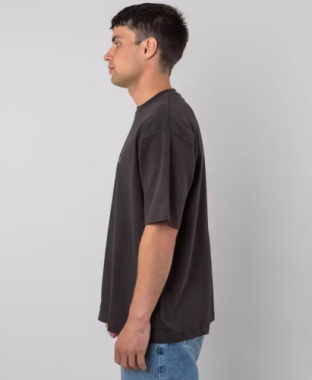Beyond medals tee (black, grey)